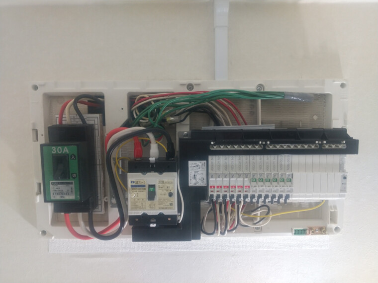 集合住宅　各戸内分電盤交換工事