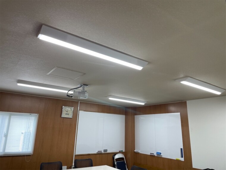 事務所ビル本館照明器具LED化工事